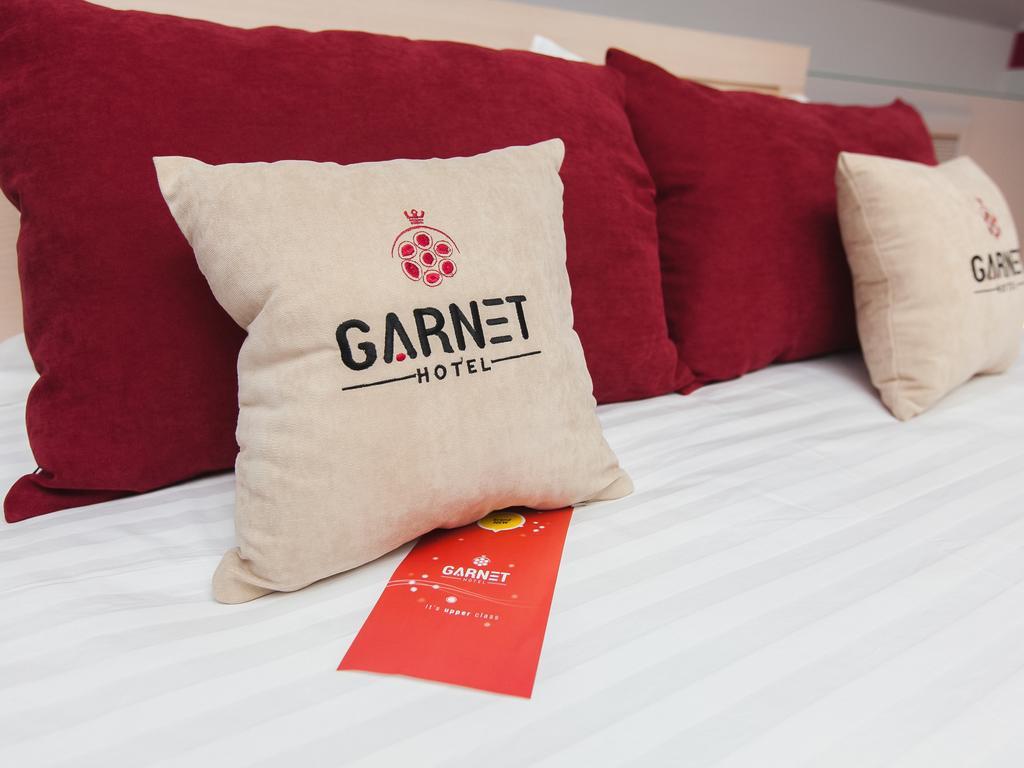 Garnet Hotel Tjeljabinsk Rum bild